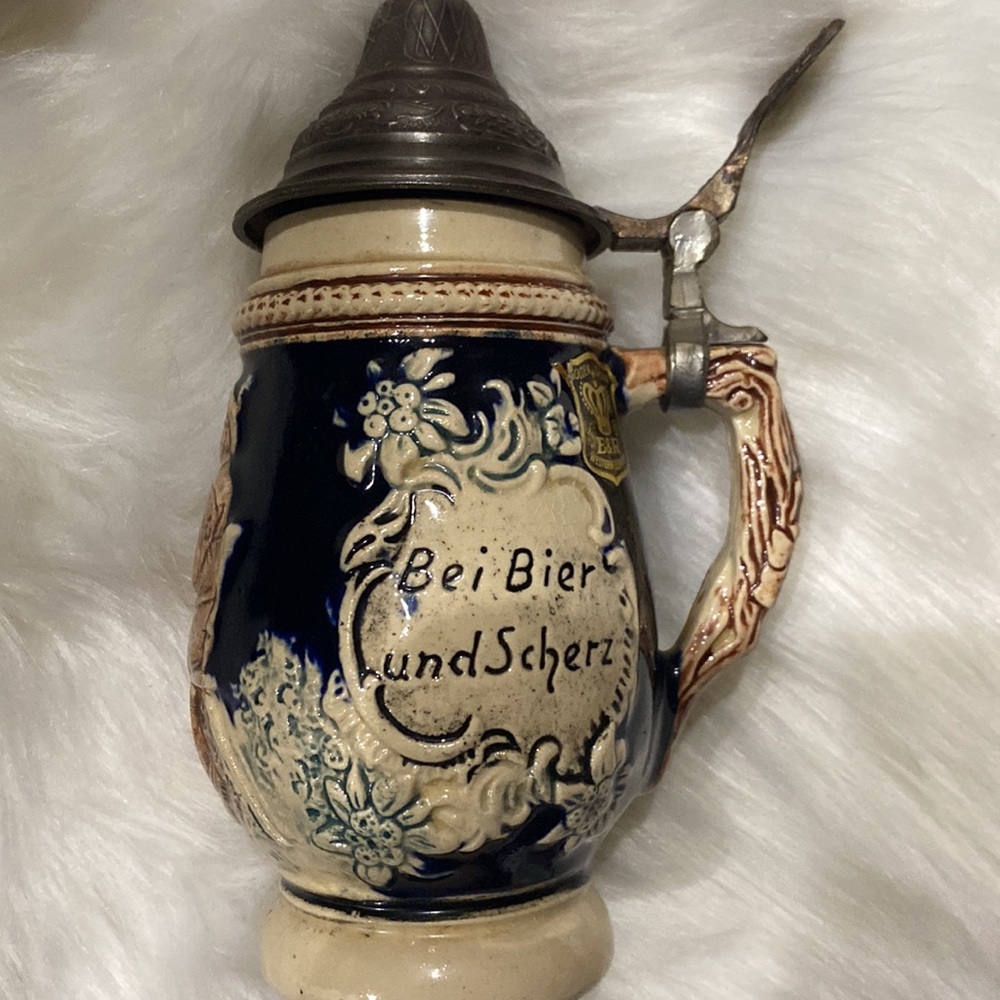 Steins - Picture 3 of 11